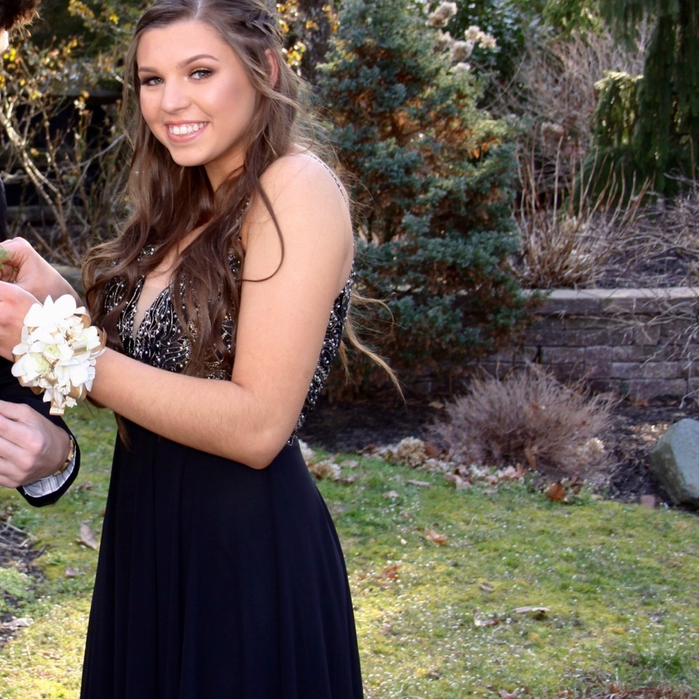 Prom Dress - Picture 2 of 5